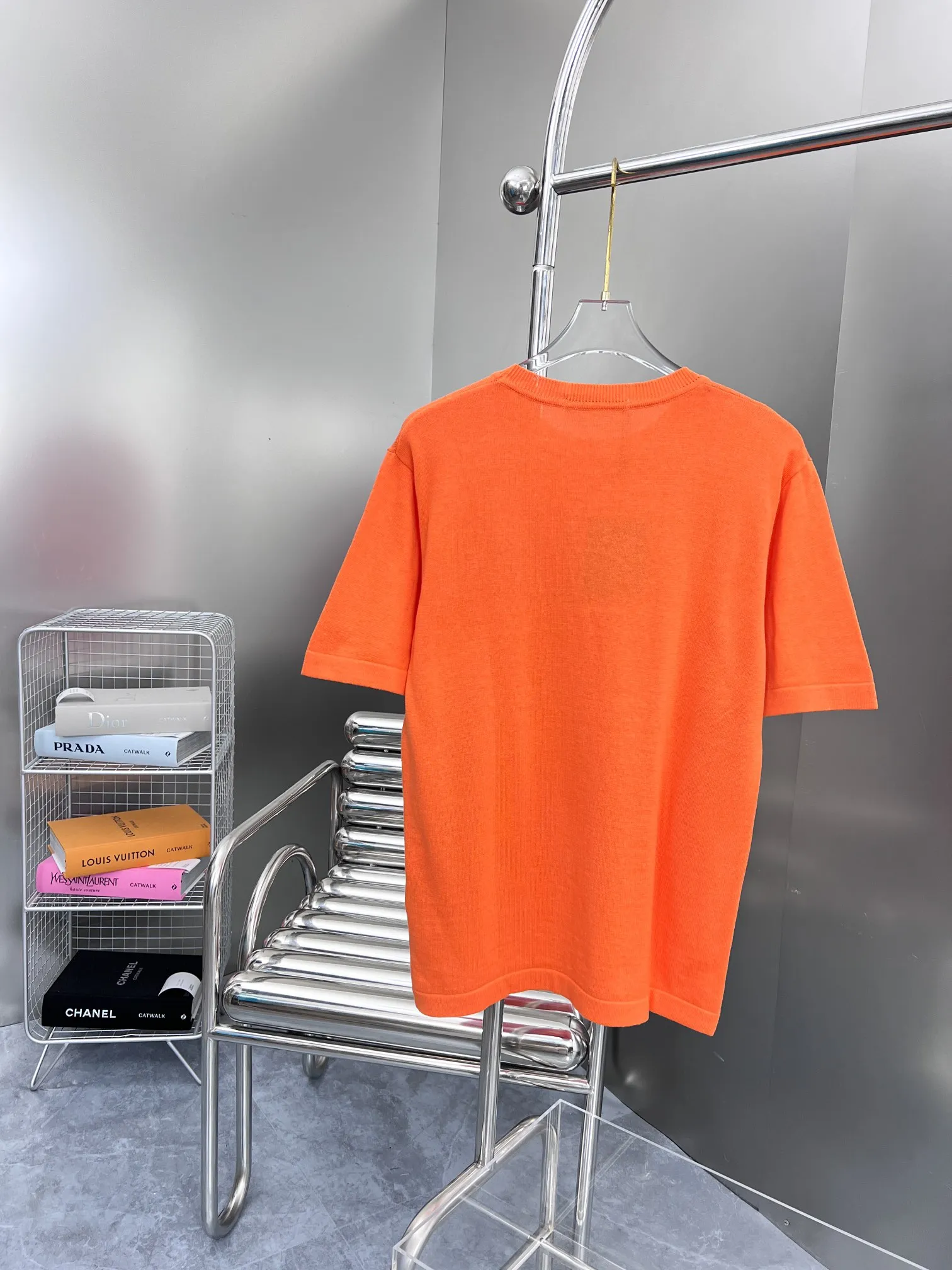 🅿️200 High Quality Lv 2025 Spring and Summer Pin🧷Short Sleeve Knitted Same as Official Website Customized Sweater Neck➕Front Chest Pin🧷Design High Density Imported Embroidery Custom Dyed Wool Yarn S M L XL